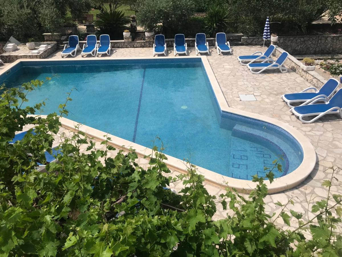 كورتْشولا Spacious Bedroom For Two With Pool View - Pansion Hajduk المظهر الخارجي الصورة