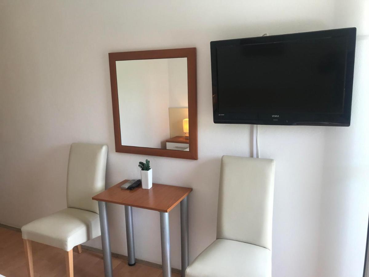 كورتْشولا Spacious Bedroom For Two With Pool View - Pansion Hajduk المظهر الخارجي الصورة